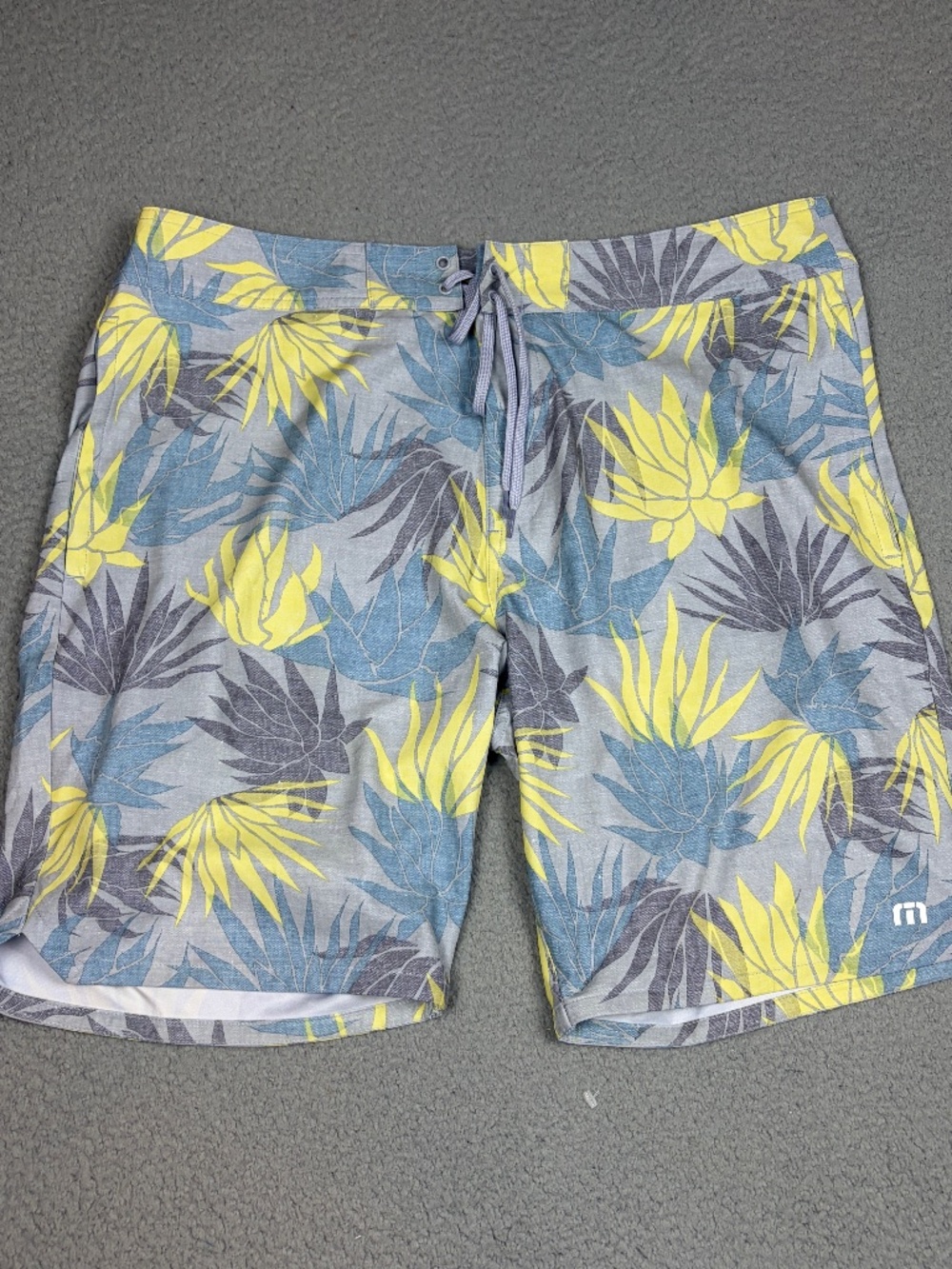 Travis Mathew Board Shorts Mens Size 38 Multicolor Floral Swim Drawstring Beach